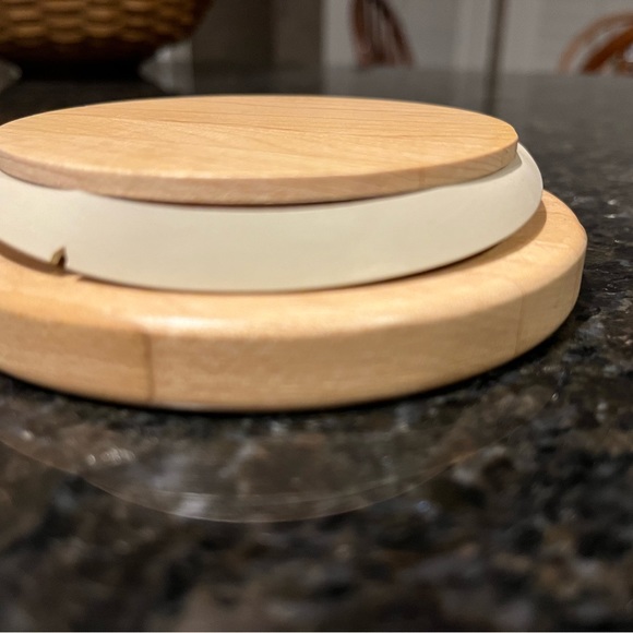 Lenox Poppies on Blue medium canister with lid. - Picture 7 of 8